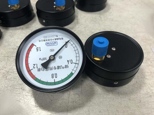 4-Zoll (100mm) Luftbehälter-Manometer mit 0-1,6 MPa Bereich und farbcodierten Sicherheitszonen